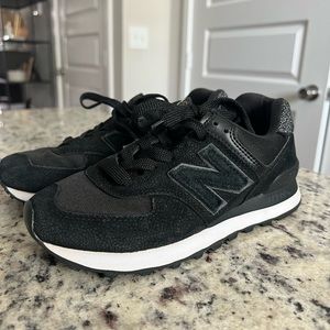 New Balance 574- Black/White